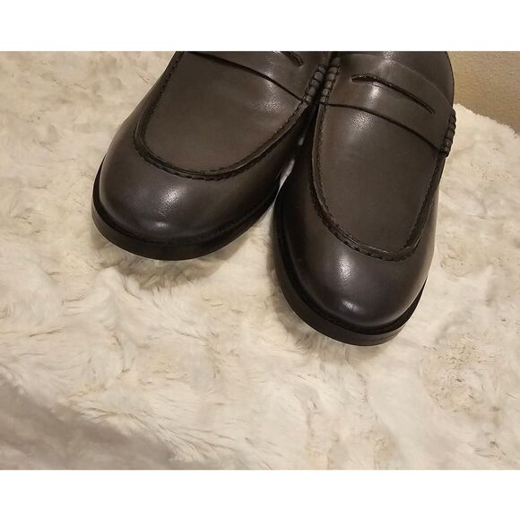 NWOB Banana Republic Italian Leather Gray Loafers Size 11 - Picture 3 of 10